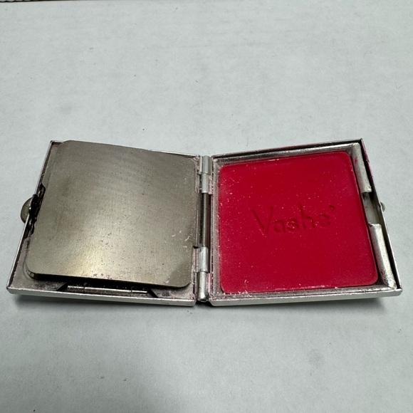 Vashé Other - Vintage Vashé Metal Makeup Compact Silver Rouge Blush 1930s 1940s Puff Pad Red